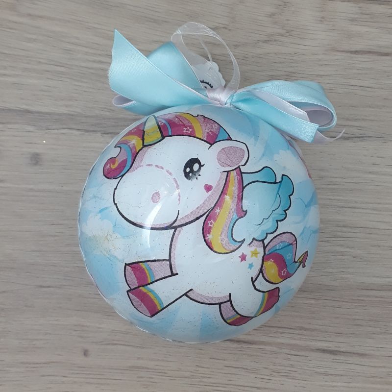 Grande boule décorée à la main. Motif : licorne