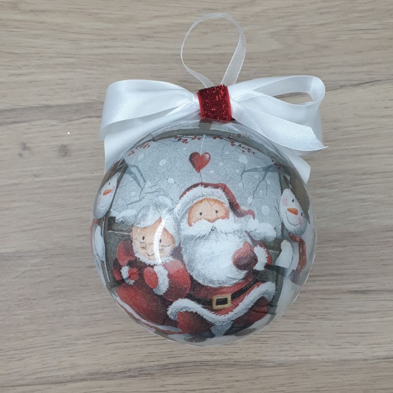 Grande boule décorée à la main. Motif : père et mère noel