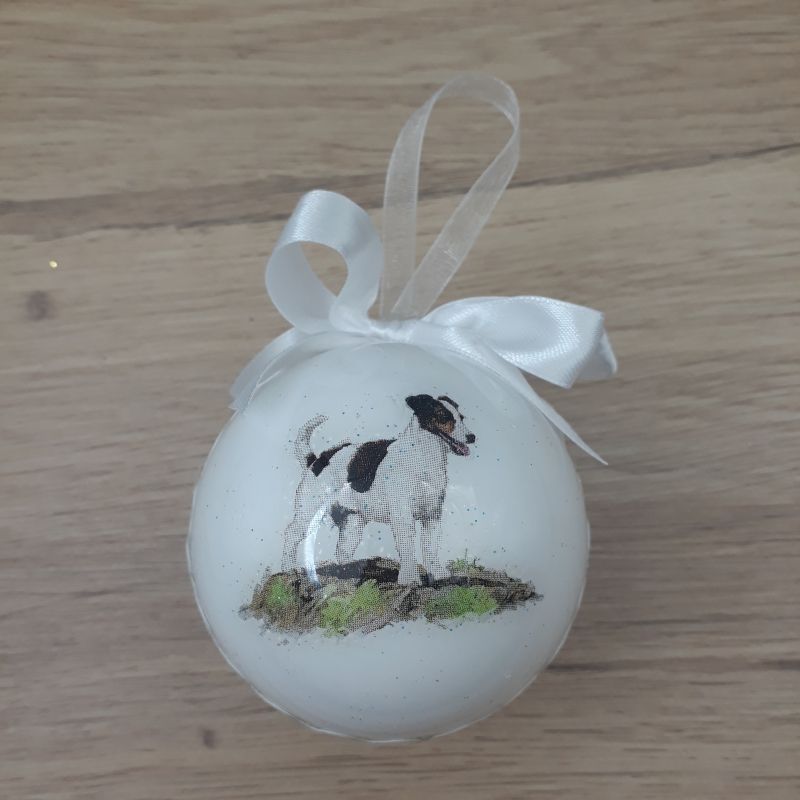 Petite boule décorée à la main. Motif : jack russel (chien)